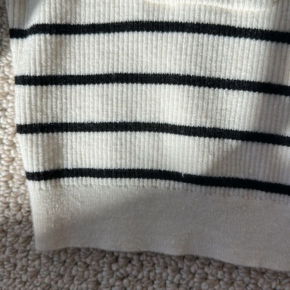 J Crew Women’s Cropped Striped Ribbed Knit Top Small Gold Button Accents - Picture 7 of 8